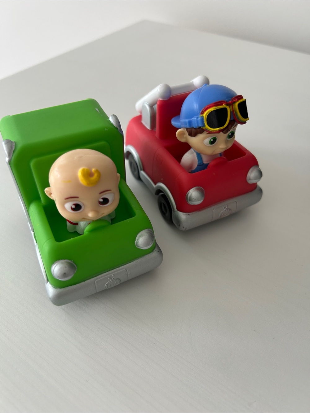 Cocomelon - Set of 2 cars